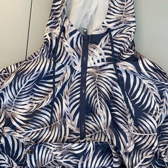 XERISON Floral Wind & Rain Activewear Jacket Size Medium - Picture 8 of 15